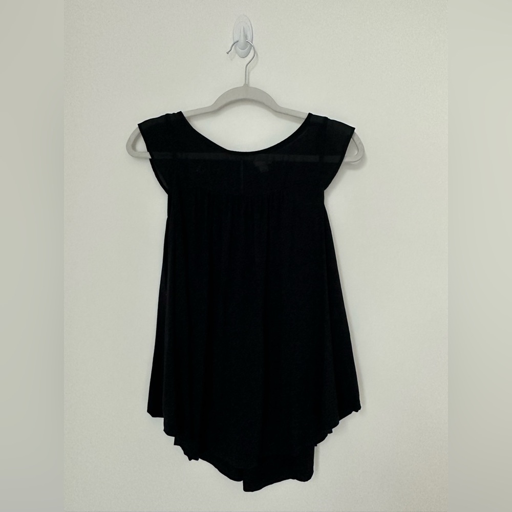 Black Sleeveless Top